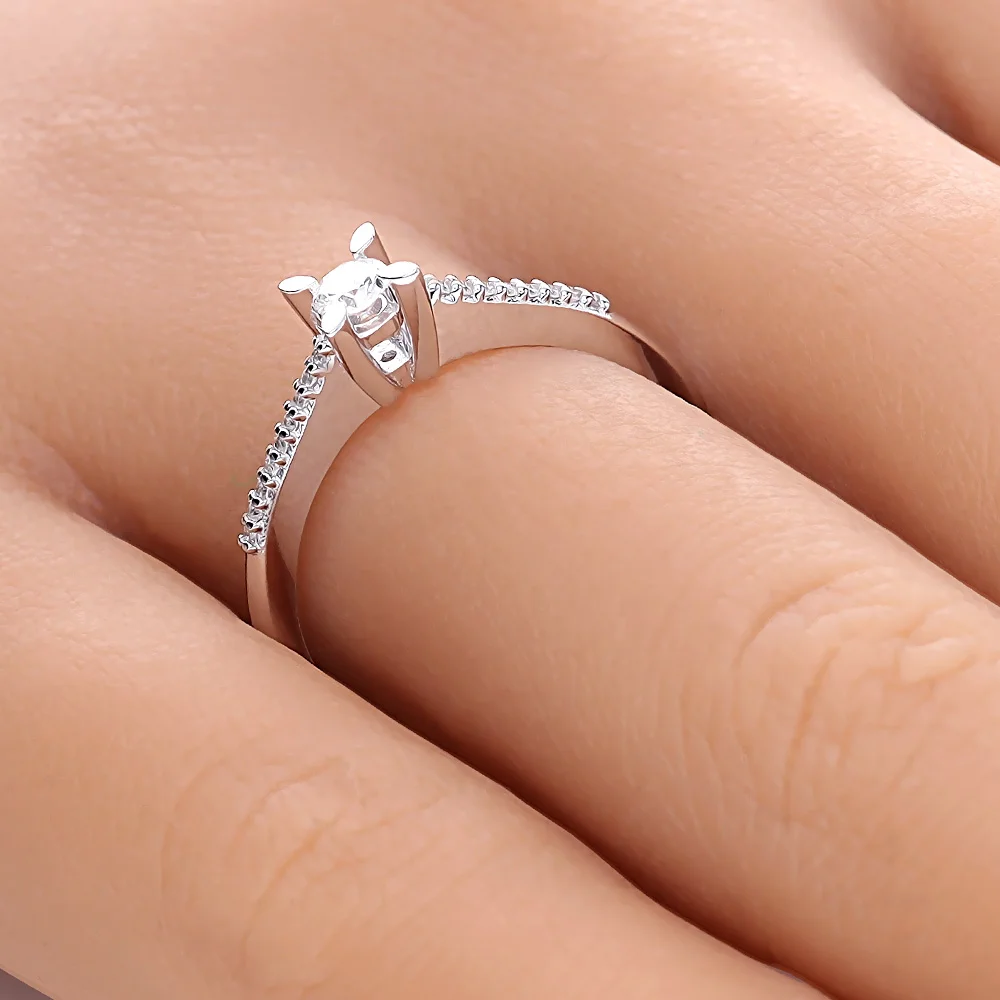 ADL004-hand-web-zoom