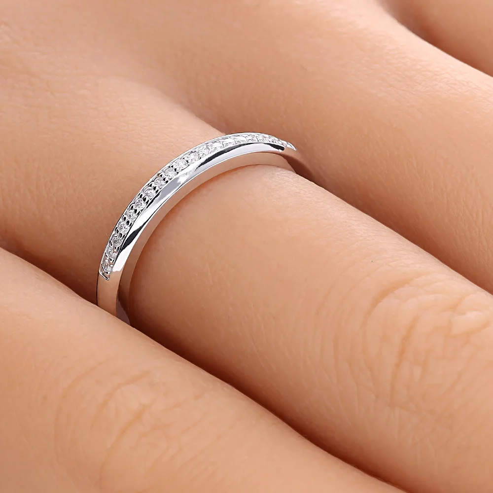 ADL008-hand-web-zoom