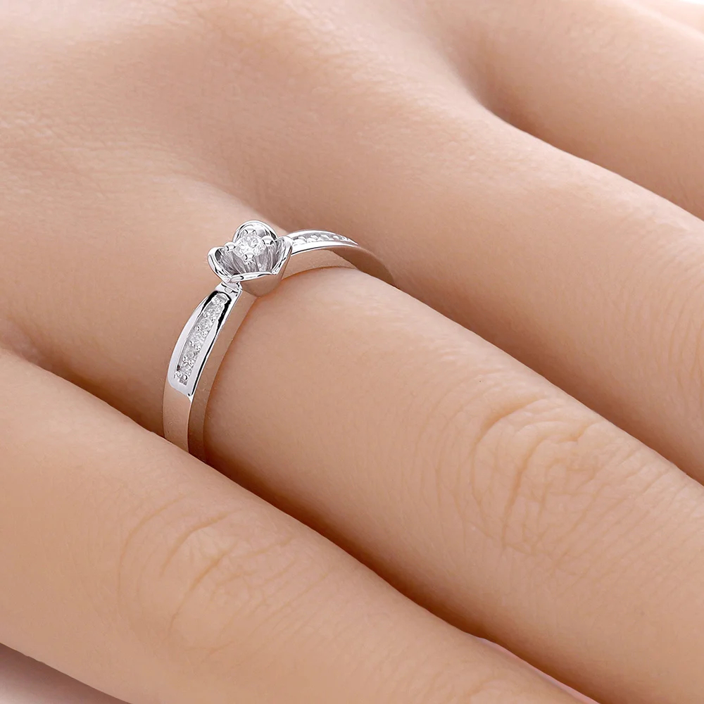 ADL054-hand-web-zoom-1