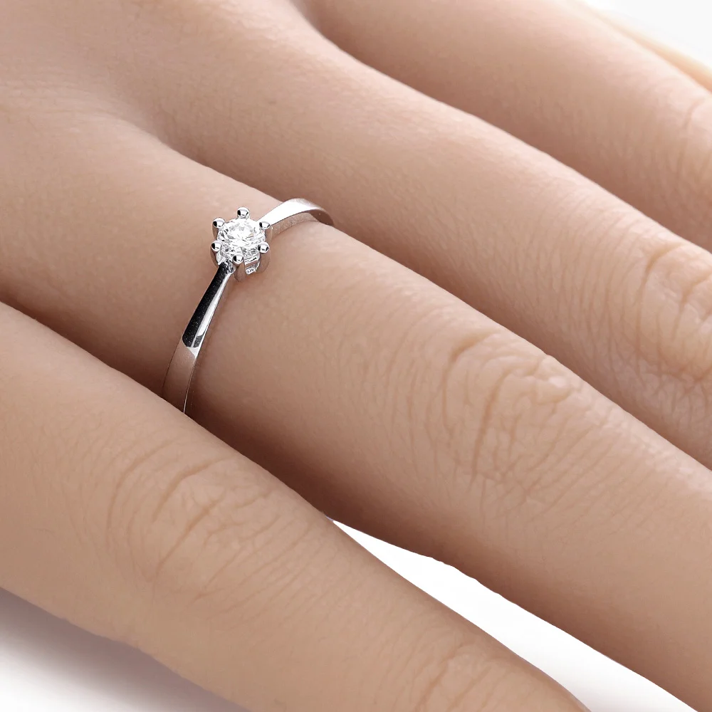 ADL140-hand-web-zoom