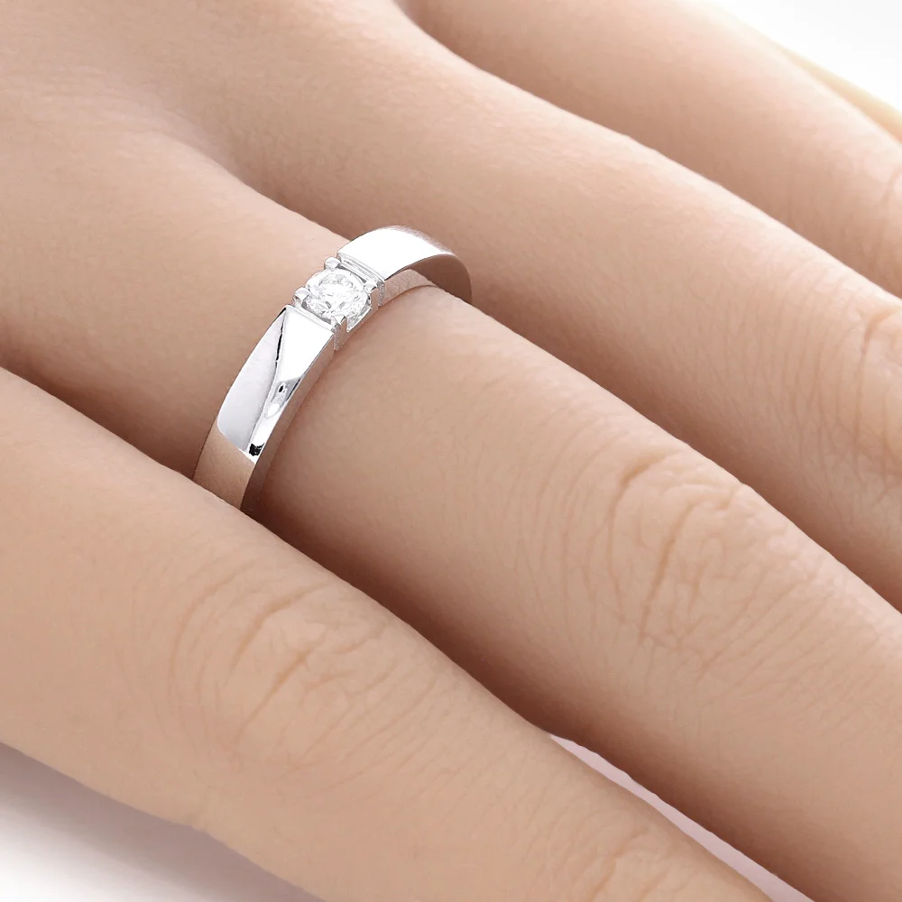 ADL144-hand-web-zoom