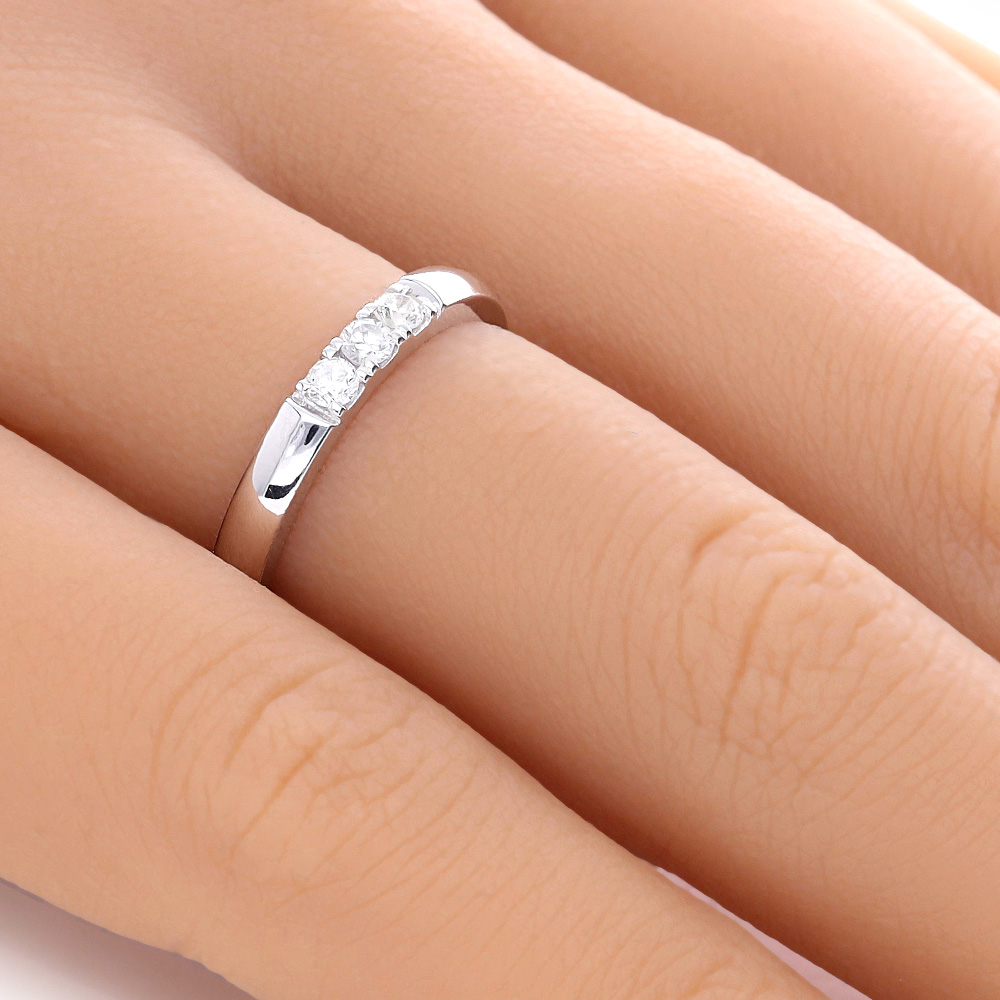 ADL147-hand-web-zoom