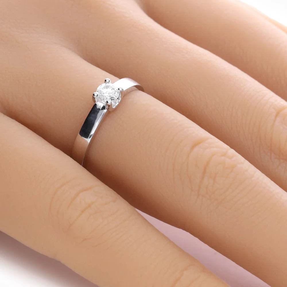 ADL191-hand-web-zoom