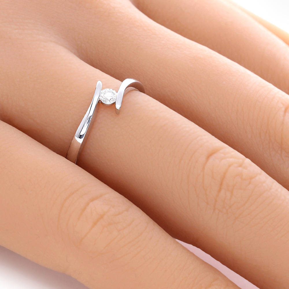 ADL192-hand-web-zoom